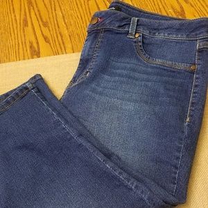 Plus Size Denim Capris